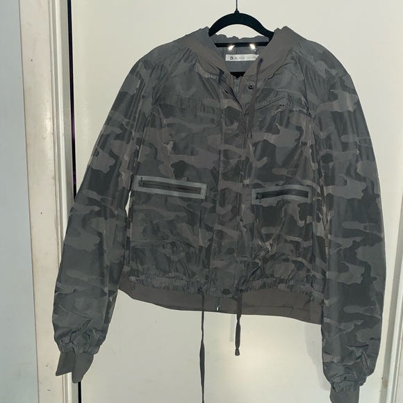 BLANC NOIR | Women’s XL | Gray Camo | Jacket | Athletic | Casual - Picture 11 of 15